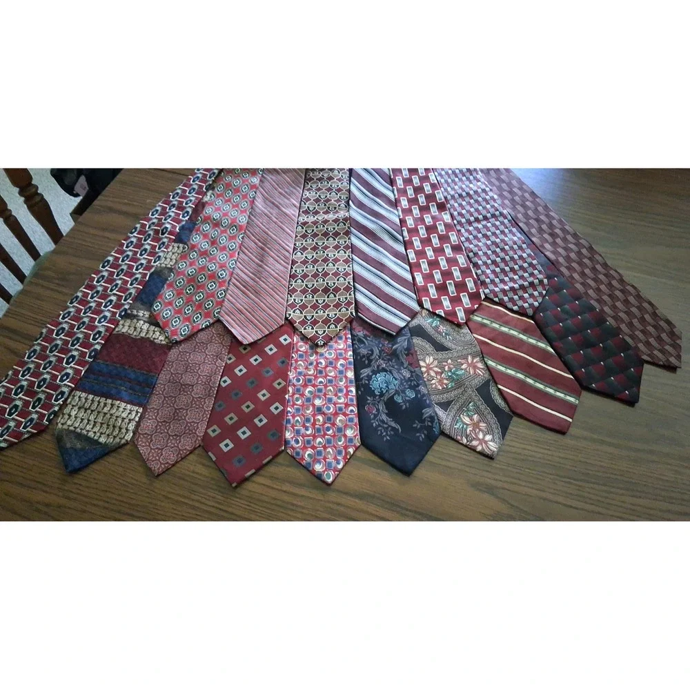 Lot of 16 Burgundy Maroon Neckties Name Brands Assorted Sizes VTG to Modern